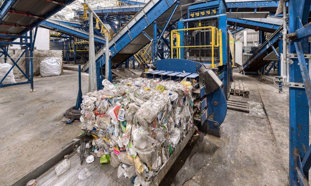 An application scenario or product detail of trash compactor machine - Image 21