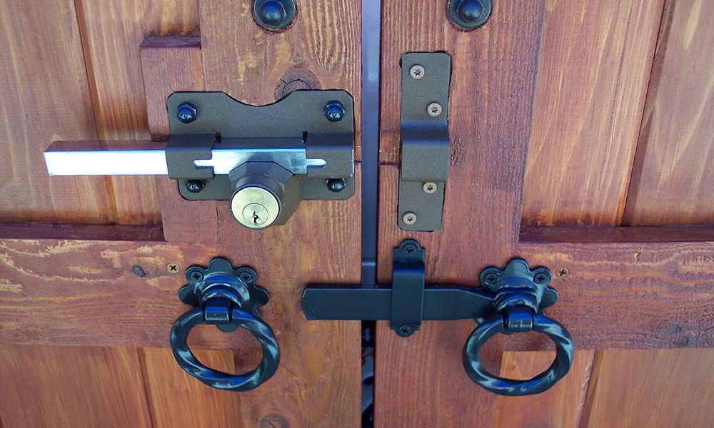 An application scenario or product detail of types of gate locks - Image 4