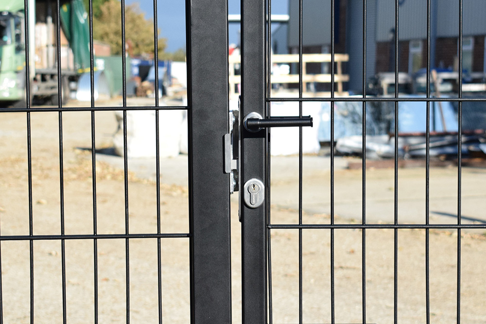 An application scenario or product detail of types of gate locks - Image 9