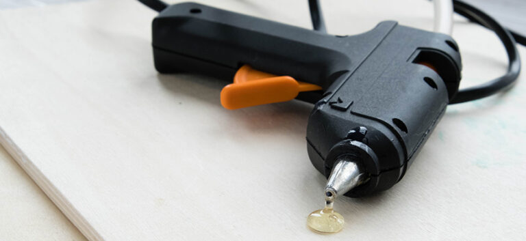 Featured image for the types of hot glue guide