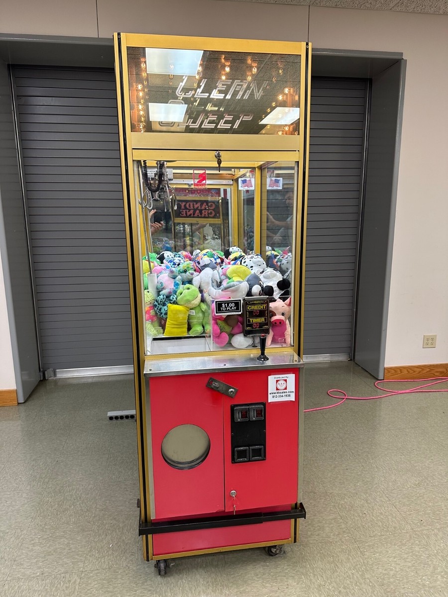An application scenario or product detail of used claw machine for sale - Image 3