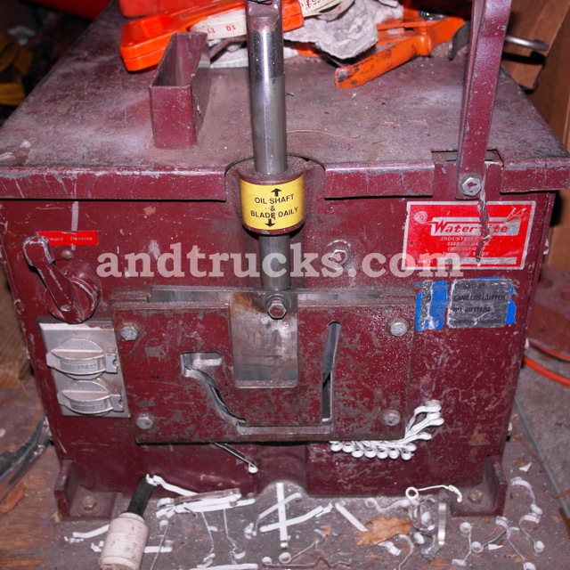 An application scenario or product detail of used gutter machine for sale - Image 3