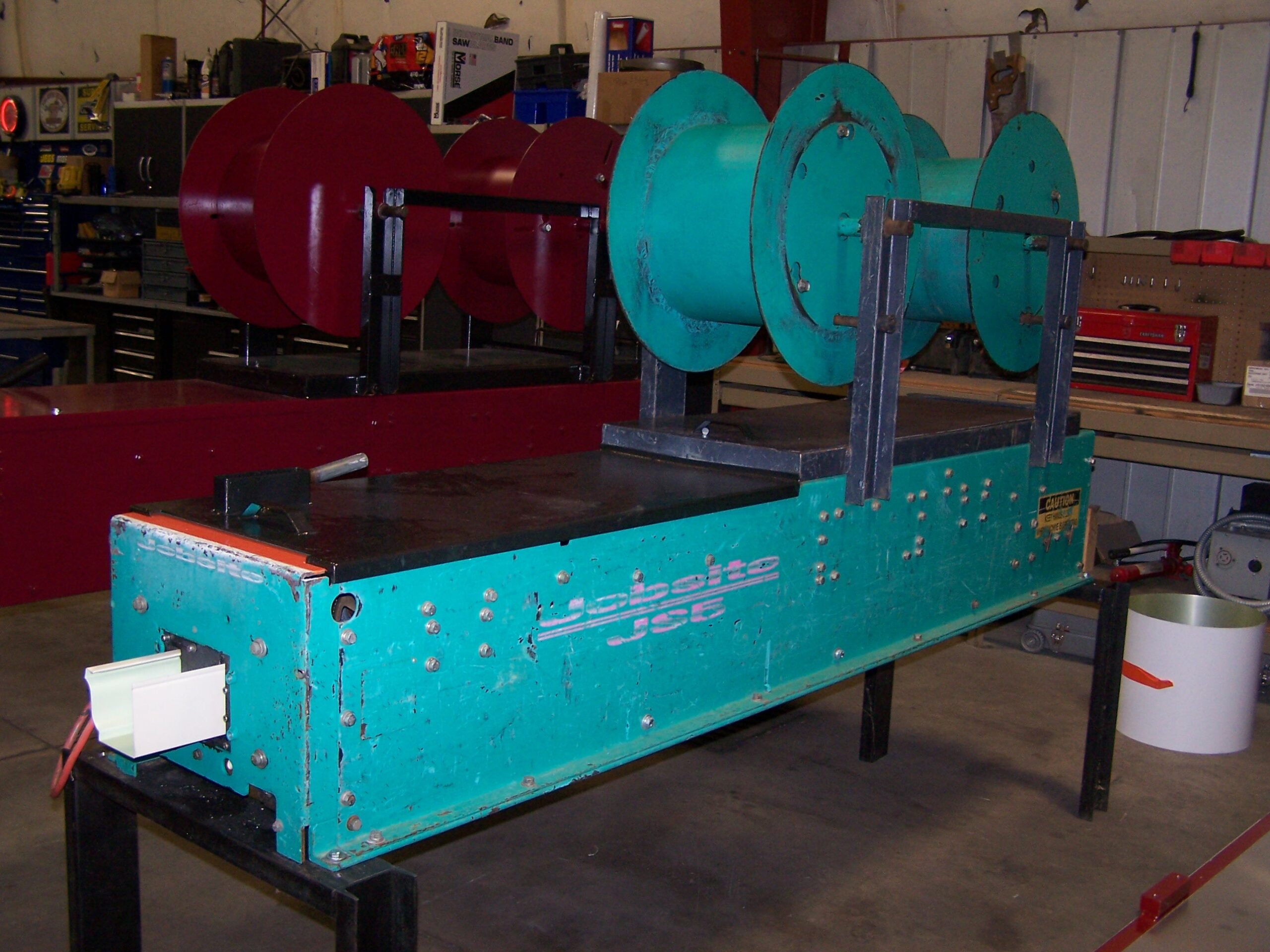 An application scenario or product detail of used gutter machine for sale - Image 7