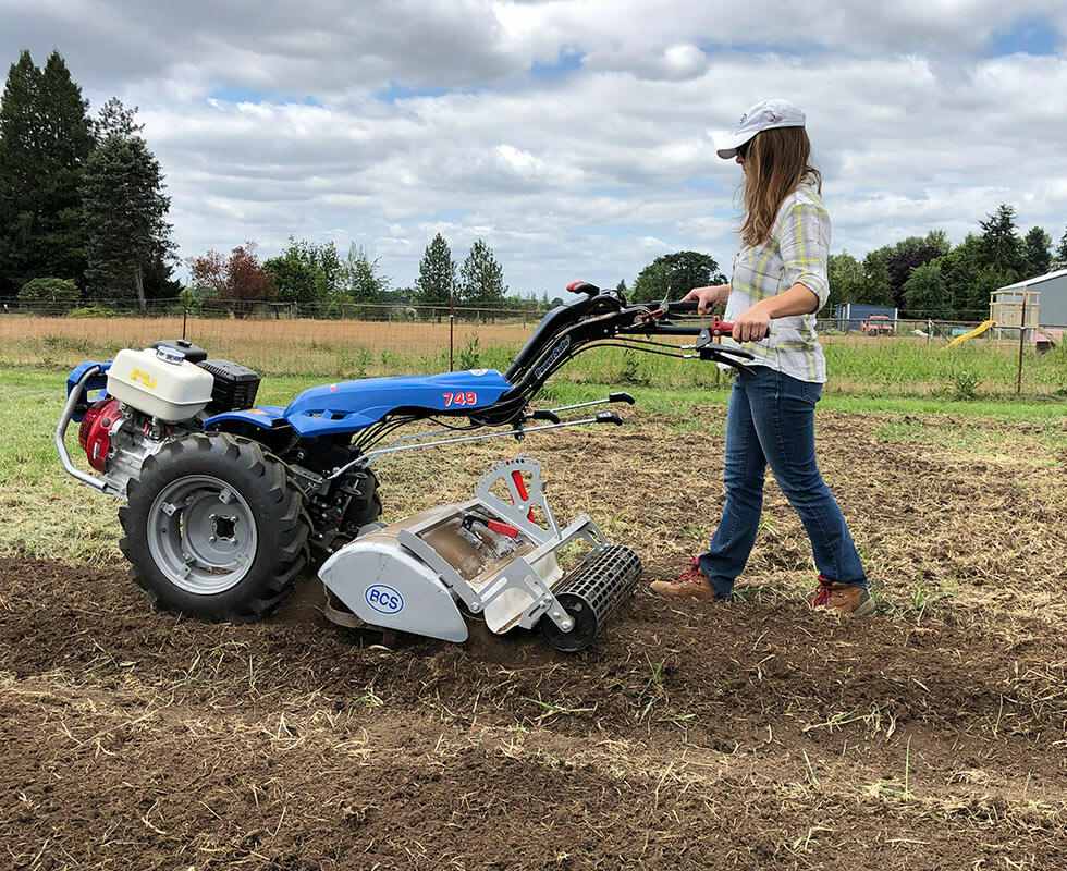 An application scenario or product detail of used tillers for sale - Image 7