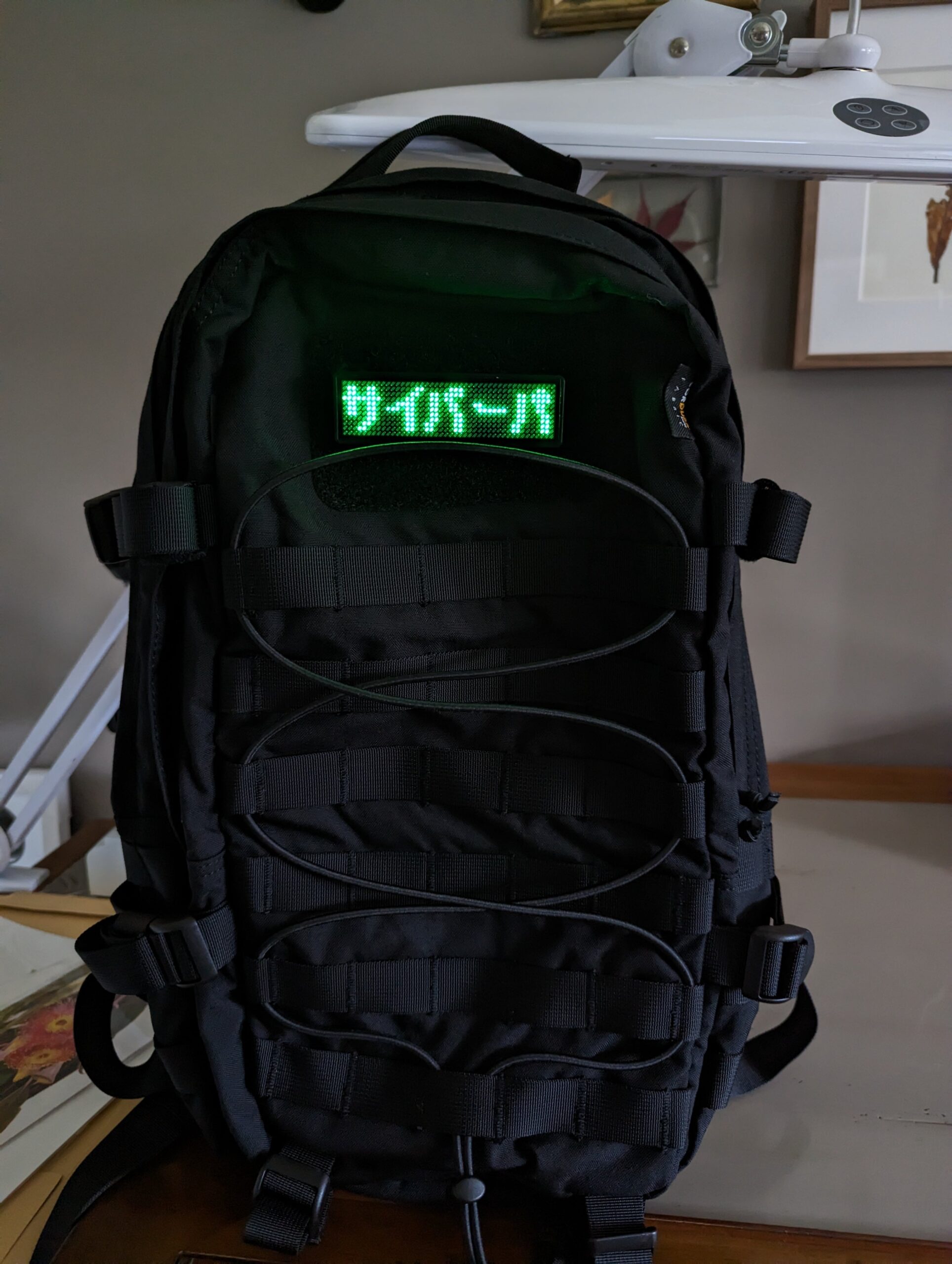 An application scenario or product detail of velcro patches for backpacks - Image 24