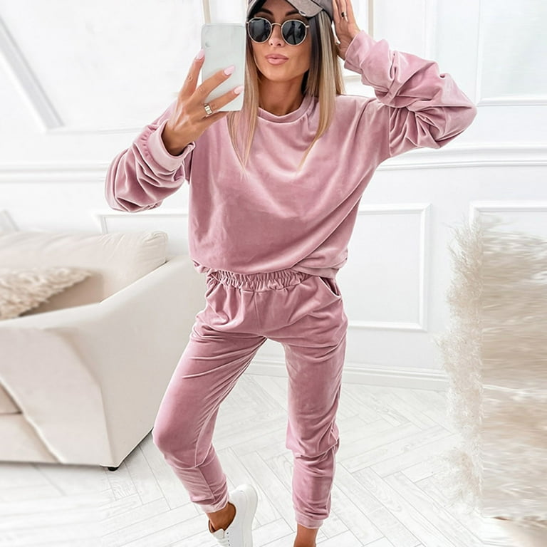 An application scenario or product detail of velour sweatsuit - Image 8