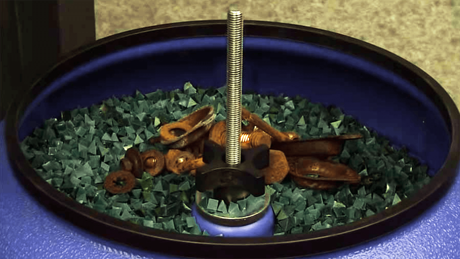 An application scenario or product detail of vibratory tumblers - Image 11
