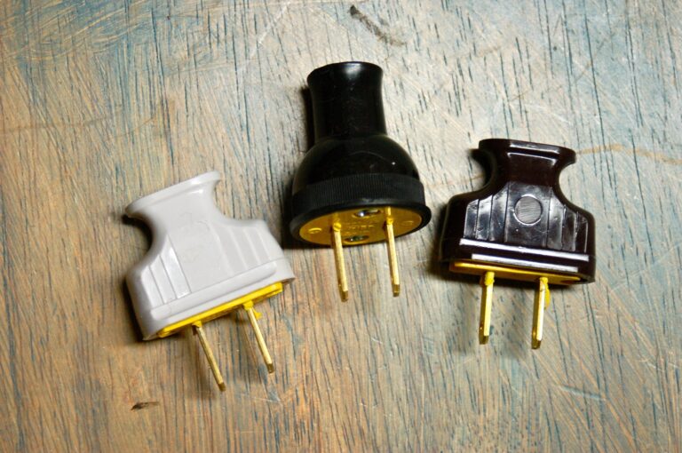 Featured image for the vintage power plug guide