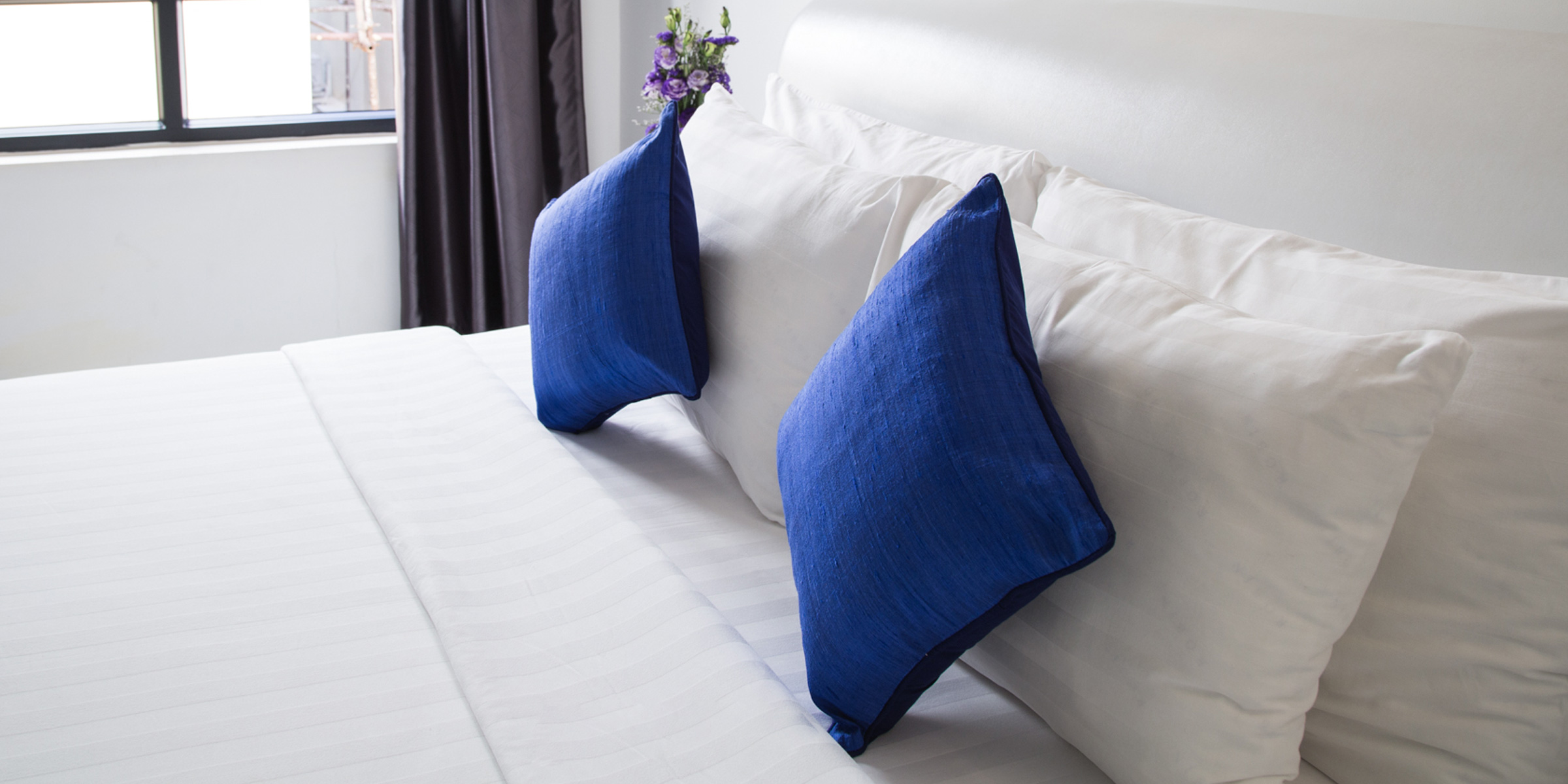 An application scenario or product detail of wamsutta pillows - Image 14