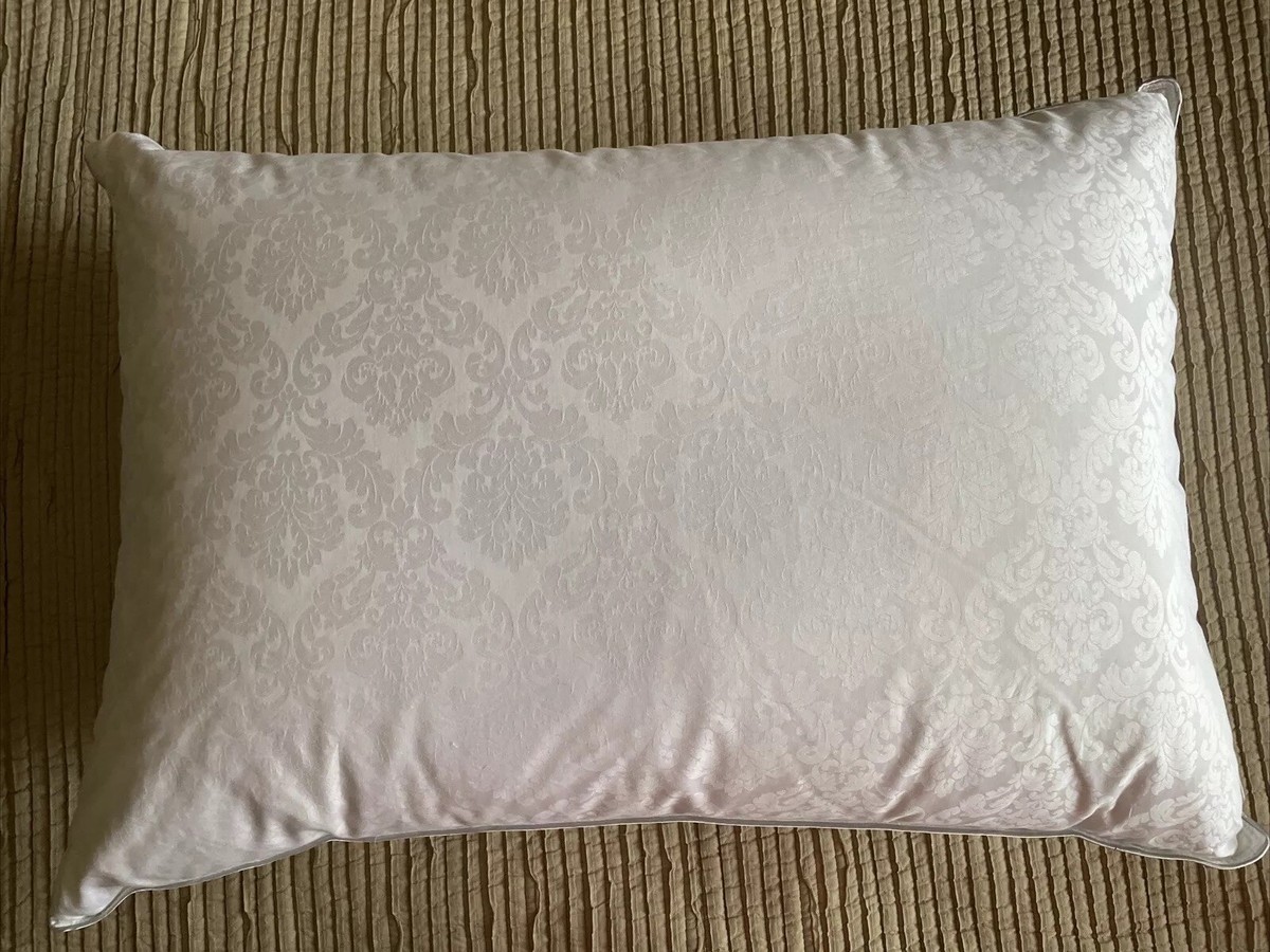 Featured image for the wamsutta pillows guide