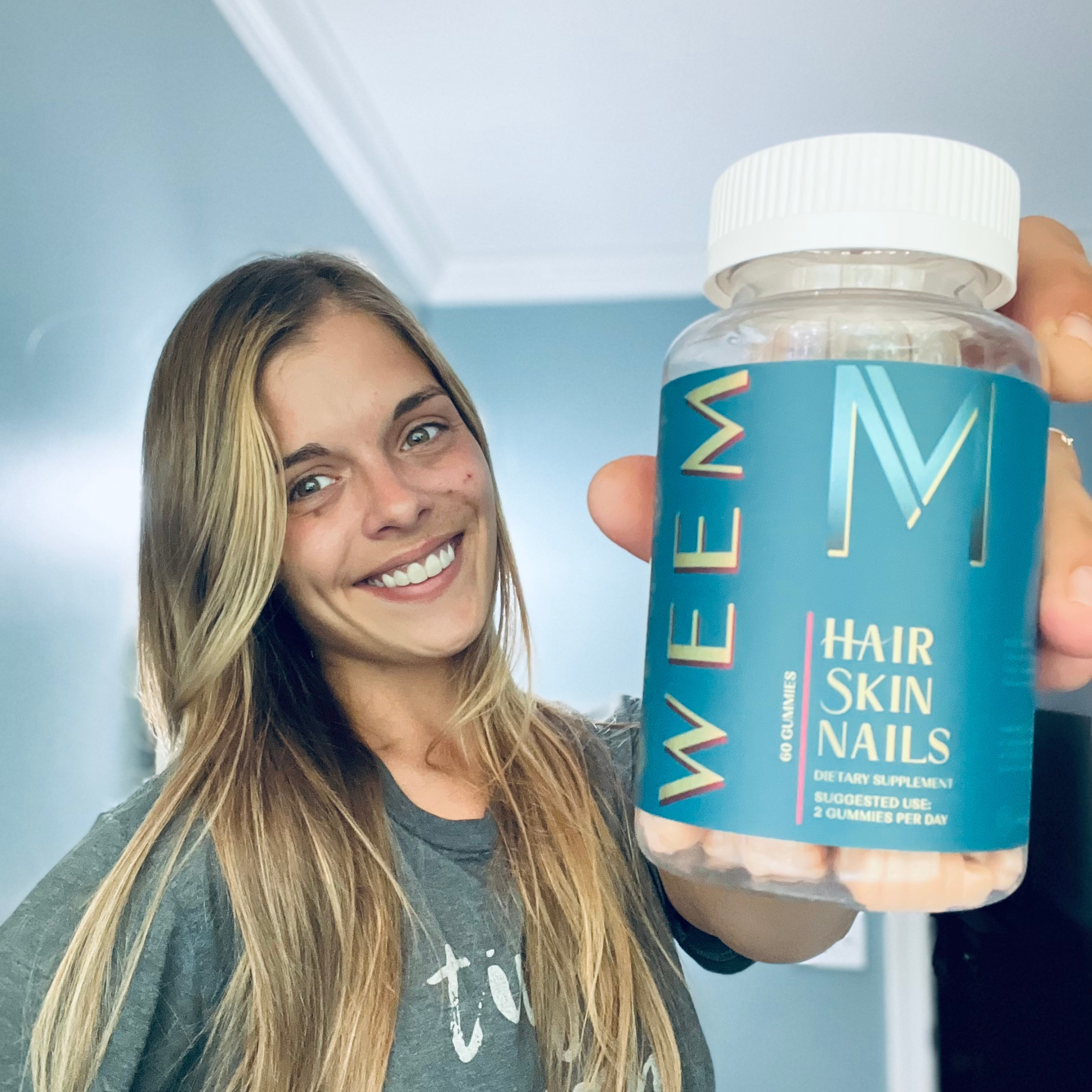 An application scenario or product detail of weem hair vitamin gummies - Image 12