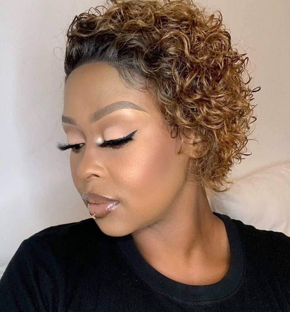 An application scenario or product detail of wet curls ombre wig short lace - Image 9