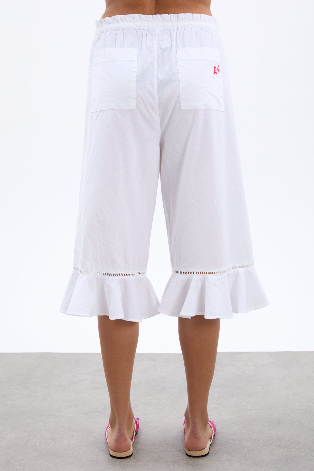 An application scenario or product detail of white bloomers - Image 9