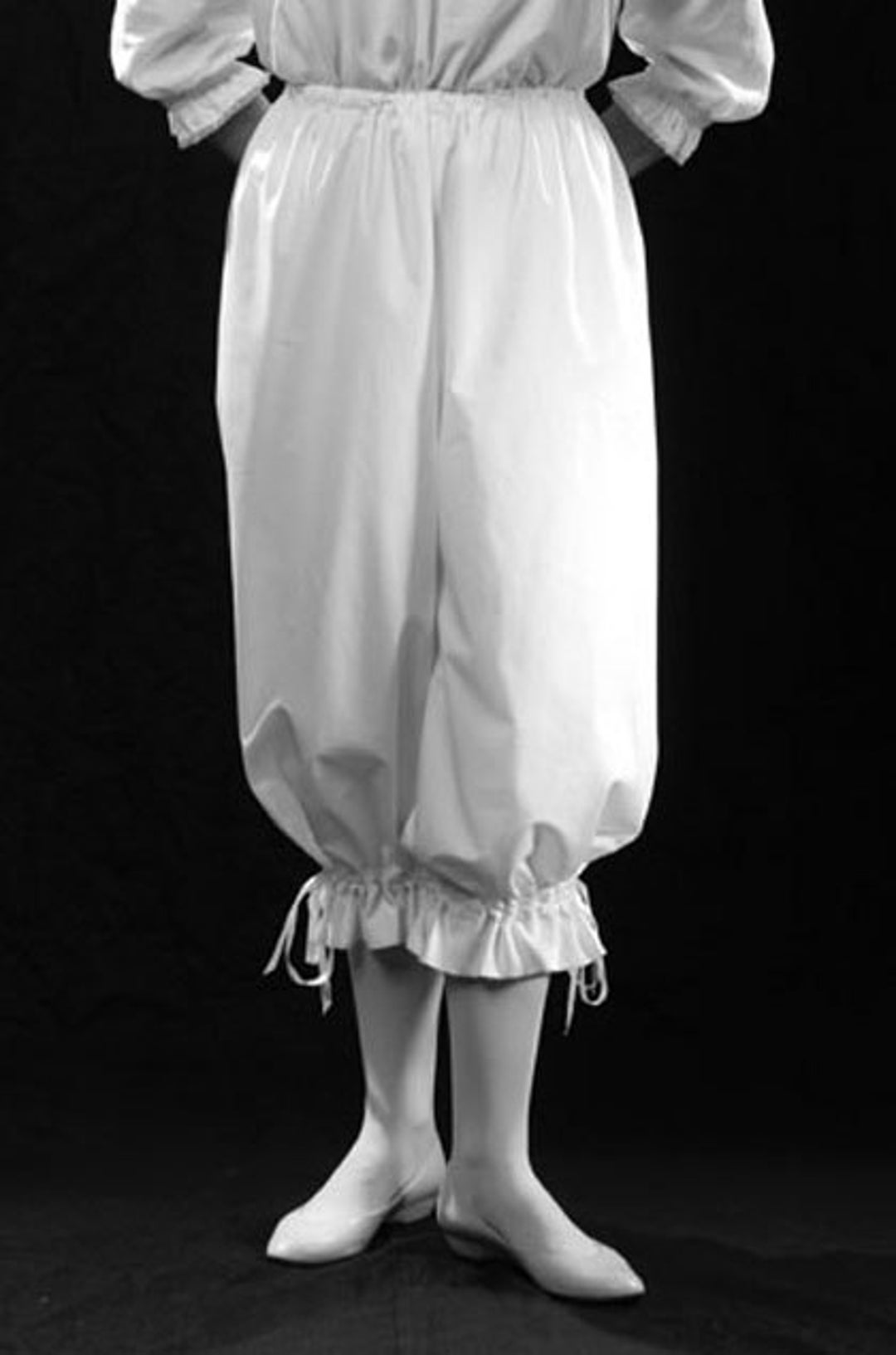 An application scenario or product detail of white bloomers - Image 20