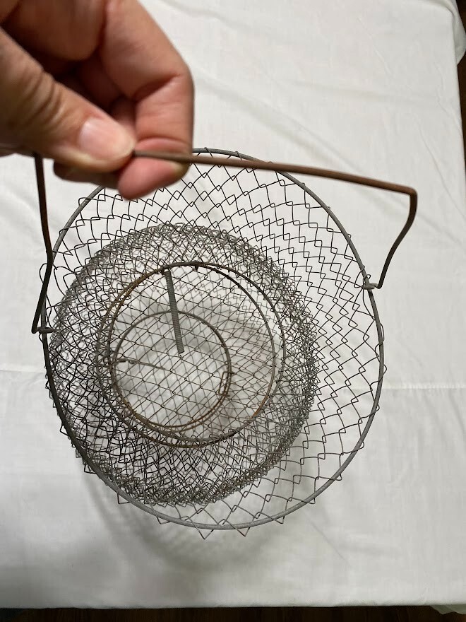 An application scenario or product detail of wire fish basket - Image 13