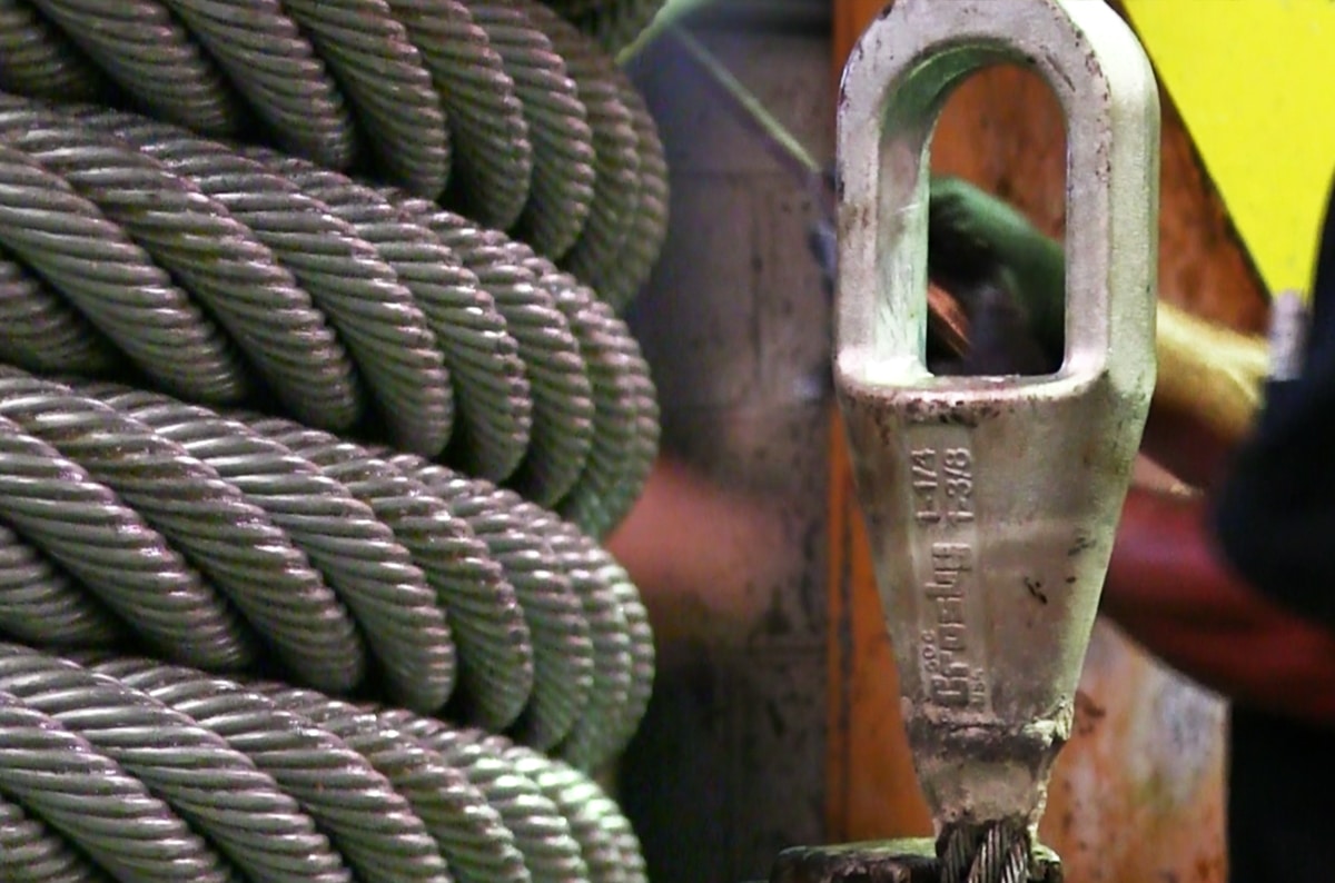 An application scenario or product detail of wire rope ends - Image 1