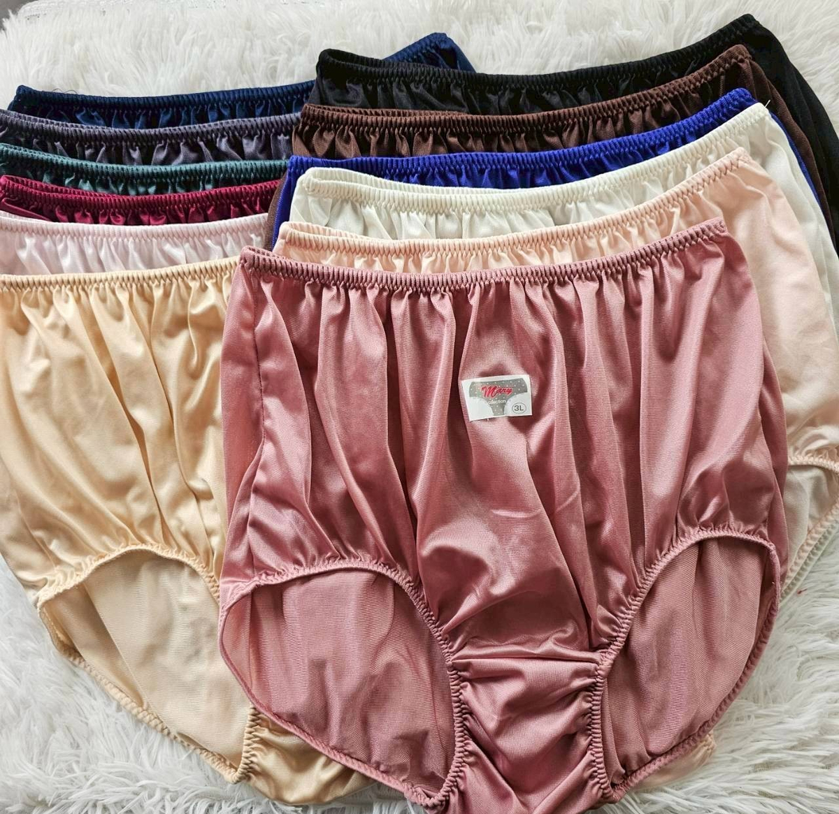 An application scenario or product detail of women's knickers for men - Image 15
