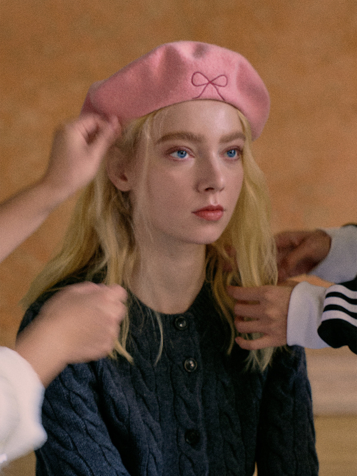 An application scenario or product detail of women's light pink beret - Image 19