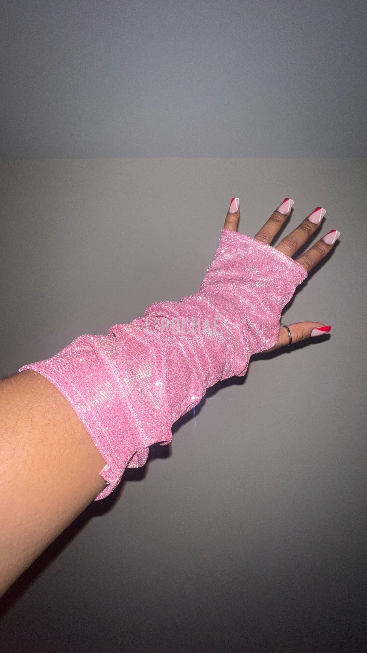 An application scenario or product detail of women's light pink gloves for a royal ball - Image 7