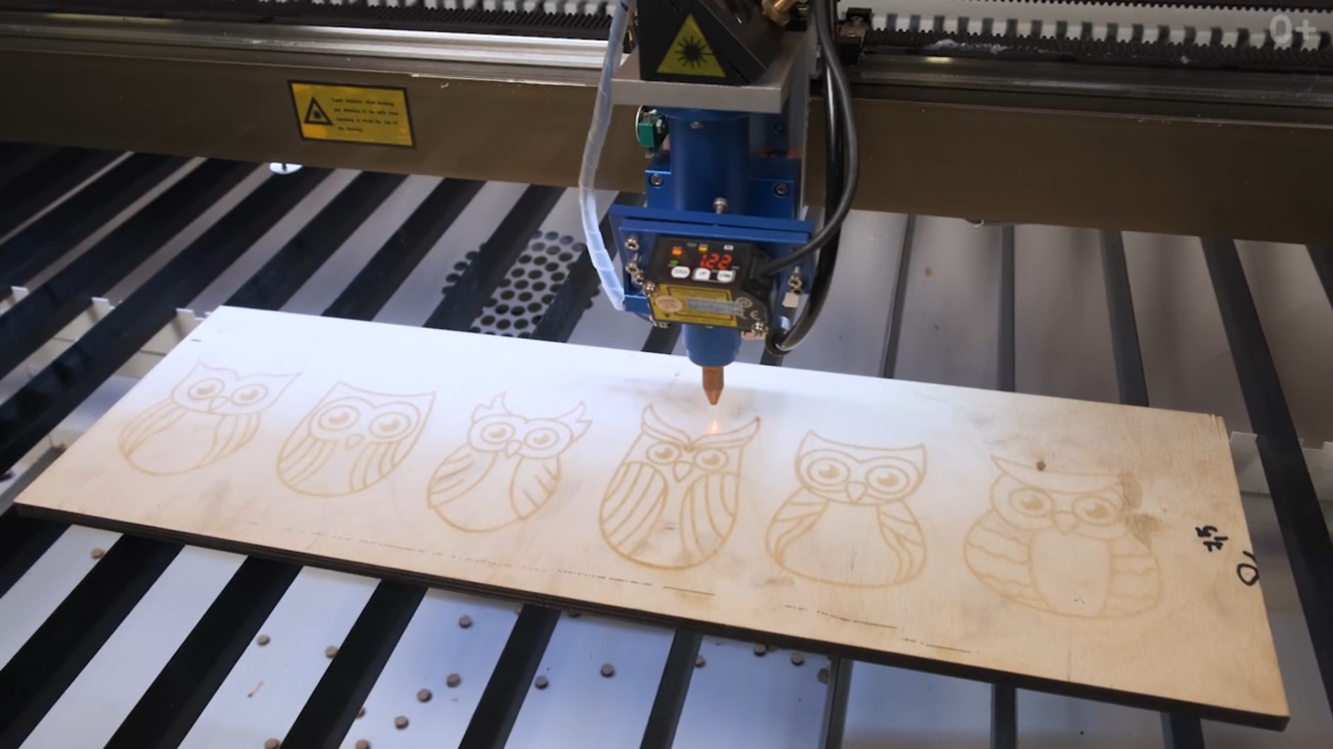 An application scenario or product detail of wooden cut machine - Image 2