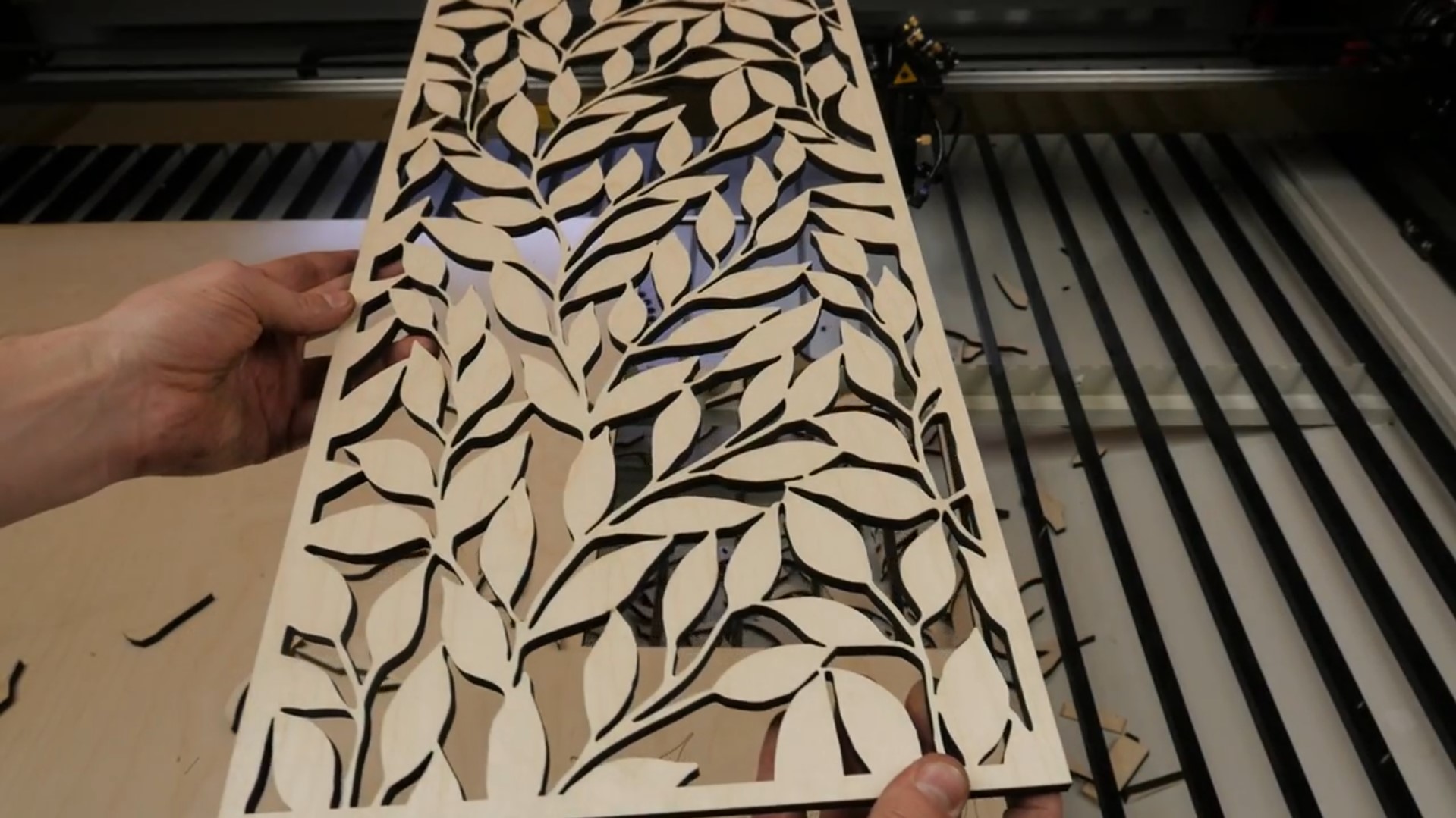 An application scenario or product detail of wooden cut machine - Image 11