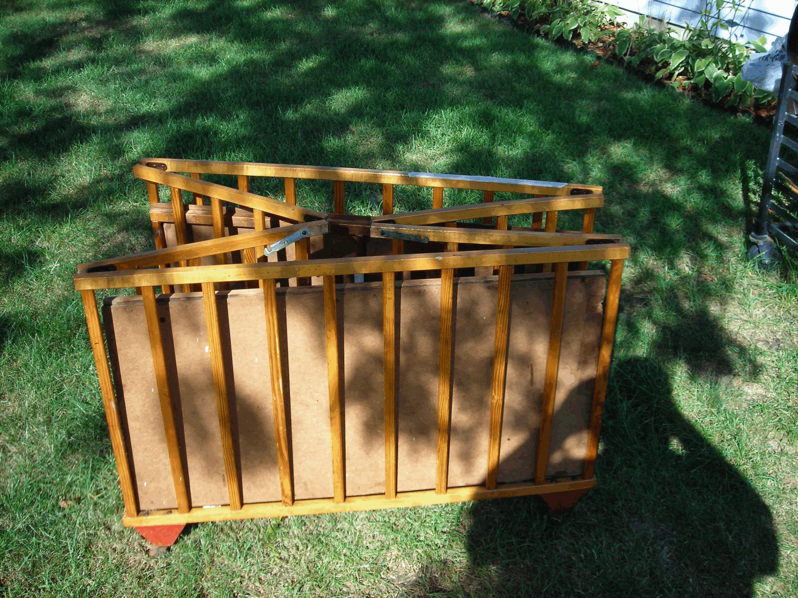 An application scenario or product detail of wooden play pen - Image 20