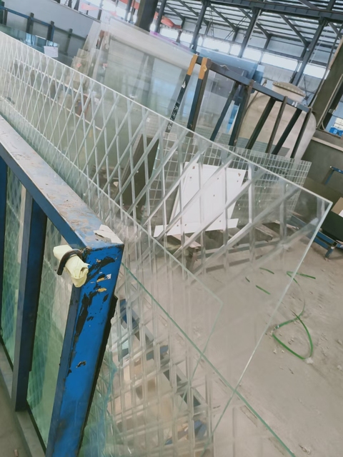 An application scenario or product detail of wood's glass for sale - Image 13