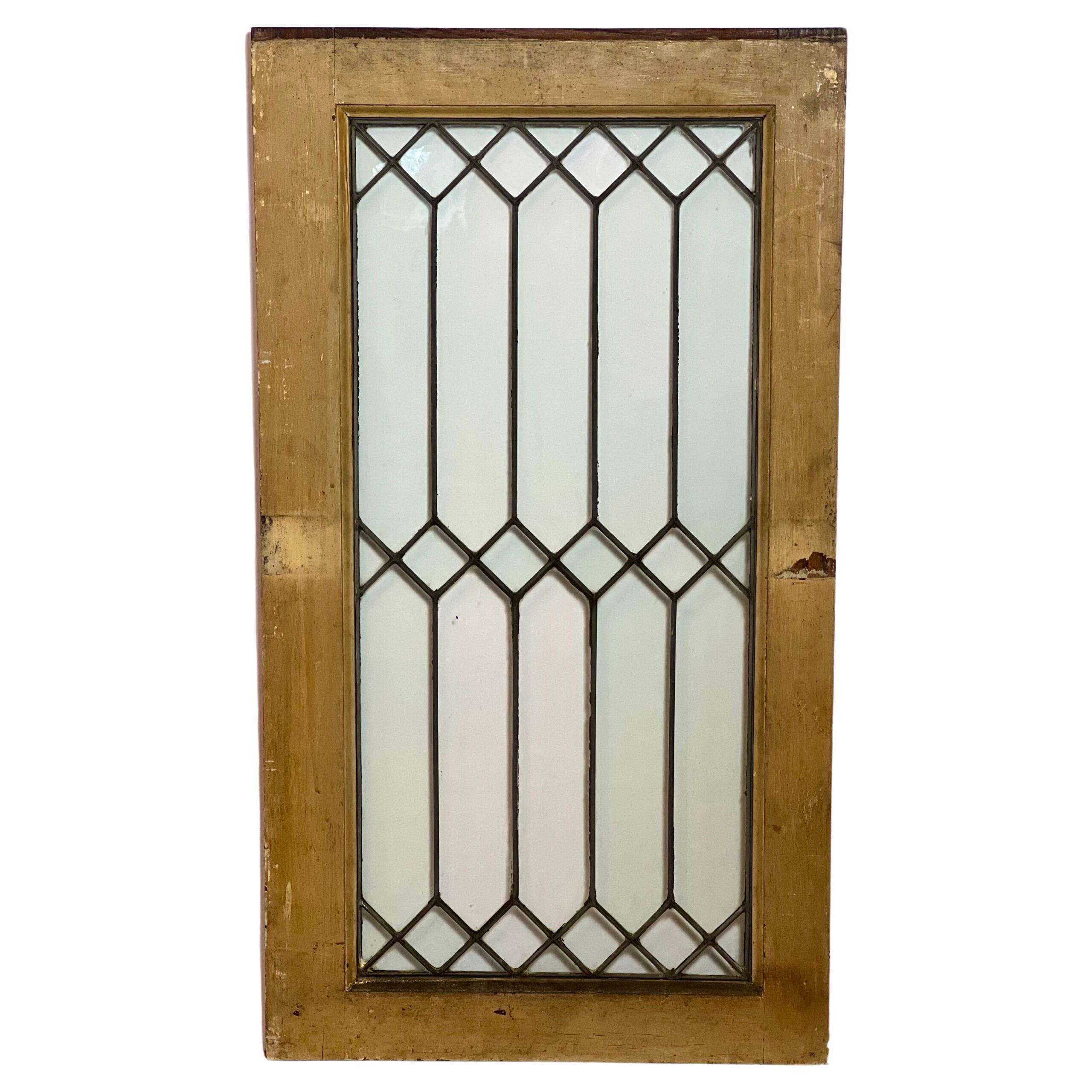 An application scenario or product detail of wood's glass for sale - Image 16