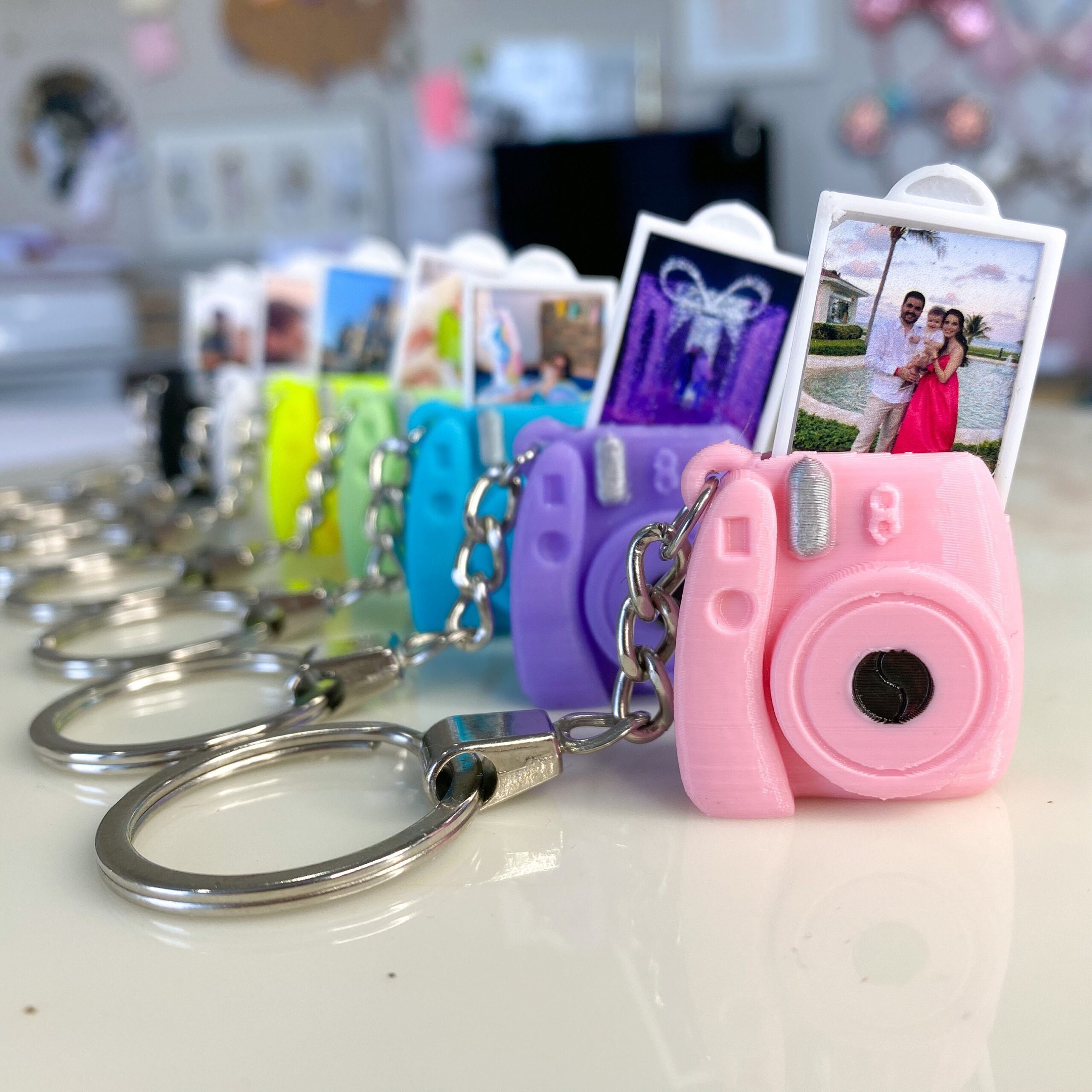 An application scenario or product detail of zoomu mini camera keychain - Image 7