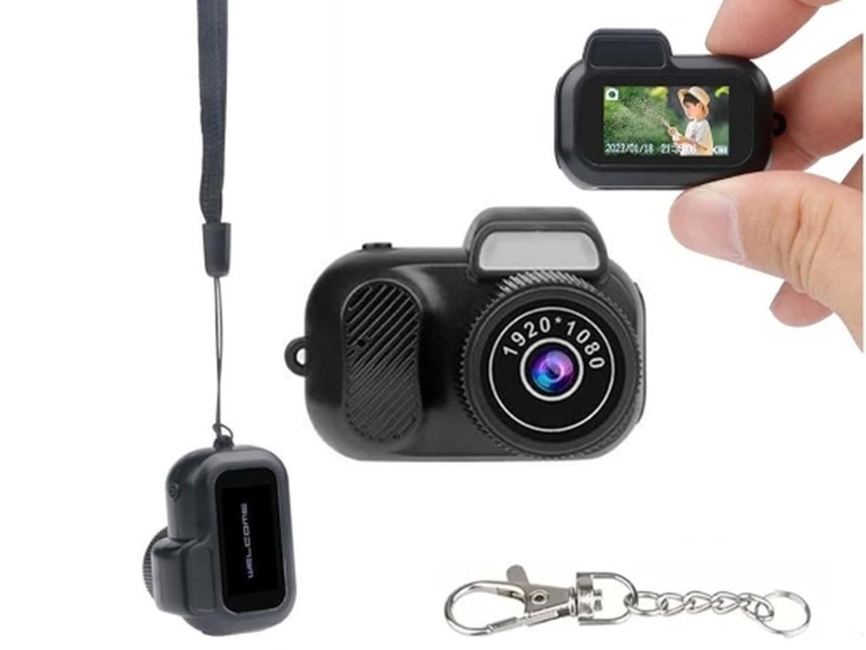 An application scenario or product detail of zoomu mini camera keychain - Image 14