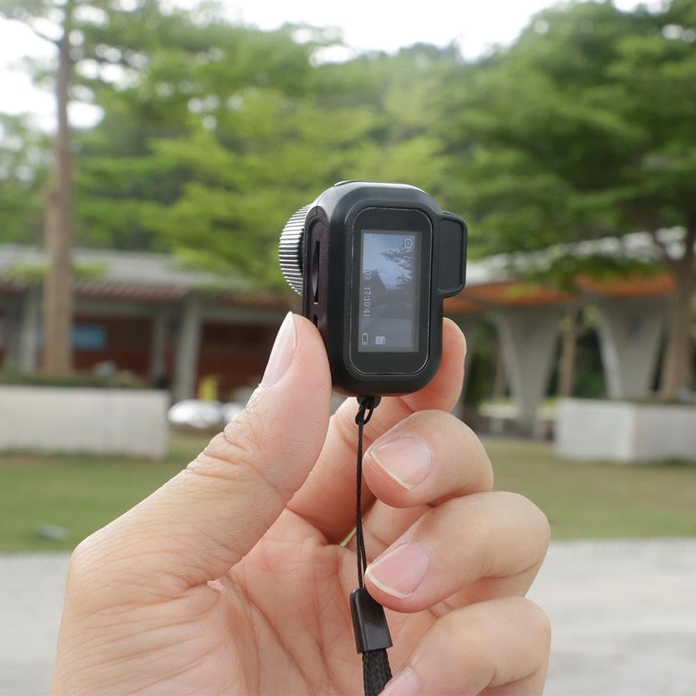 An application scenario or product detail of zoomu mini camera keychain - Image 15